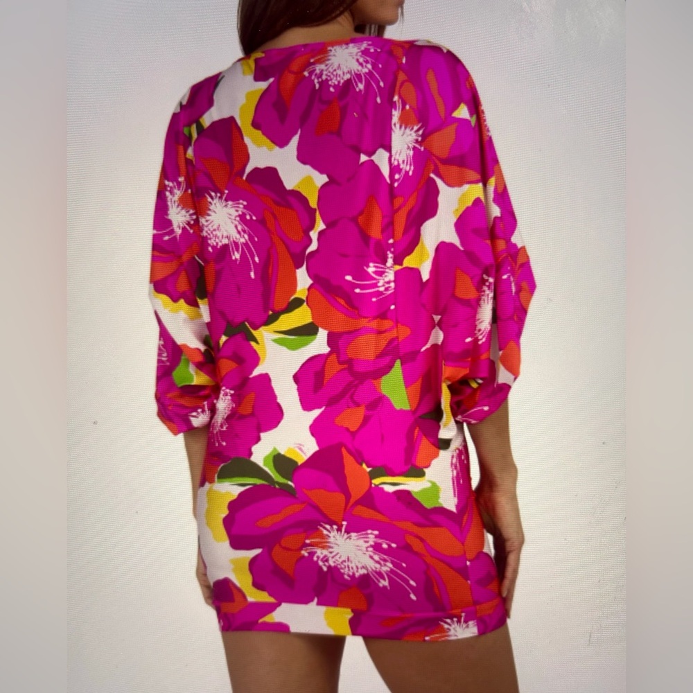 GoRgEoUs 🩷PINK🩷 TRINA TURK Cover up Dress Tunic SZ L. NWT - Picture 2 of 4